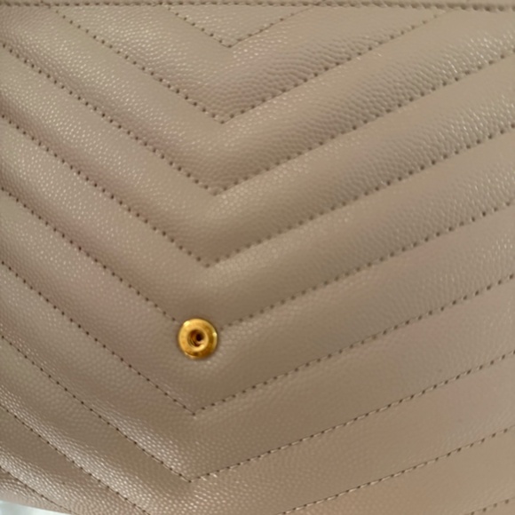 YSL CASSANDRE MATELASSÉ FLAP POUCH IN GRAIN DE POUDRE LEATHER - Picture 10 of 10